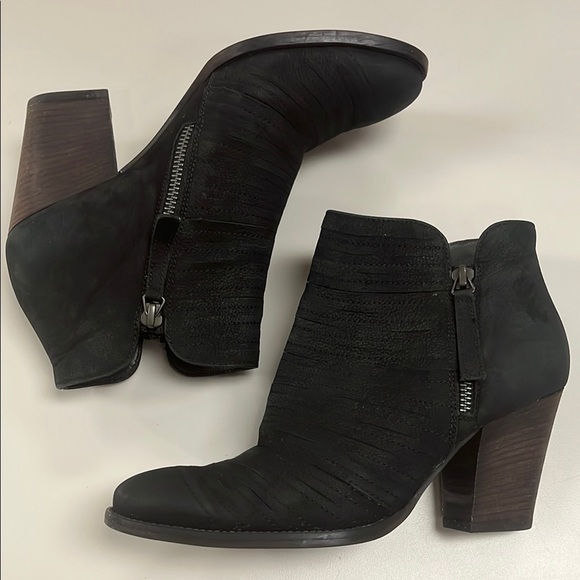 Paul Green made in Austria Black Ankle Booties size 7 / 4.5 preowned - Picture 1 of 13